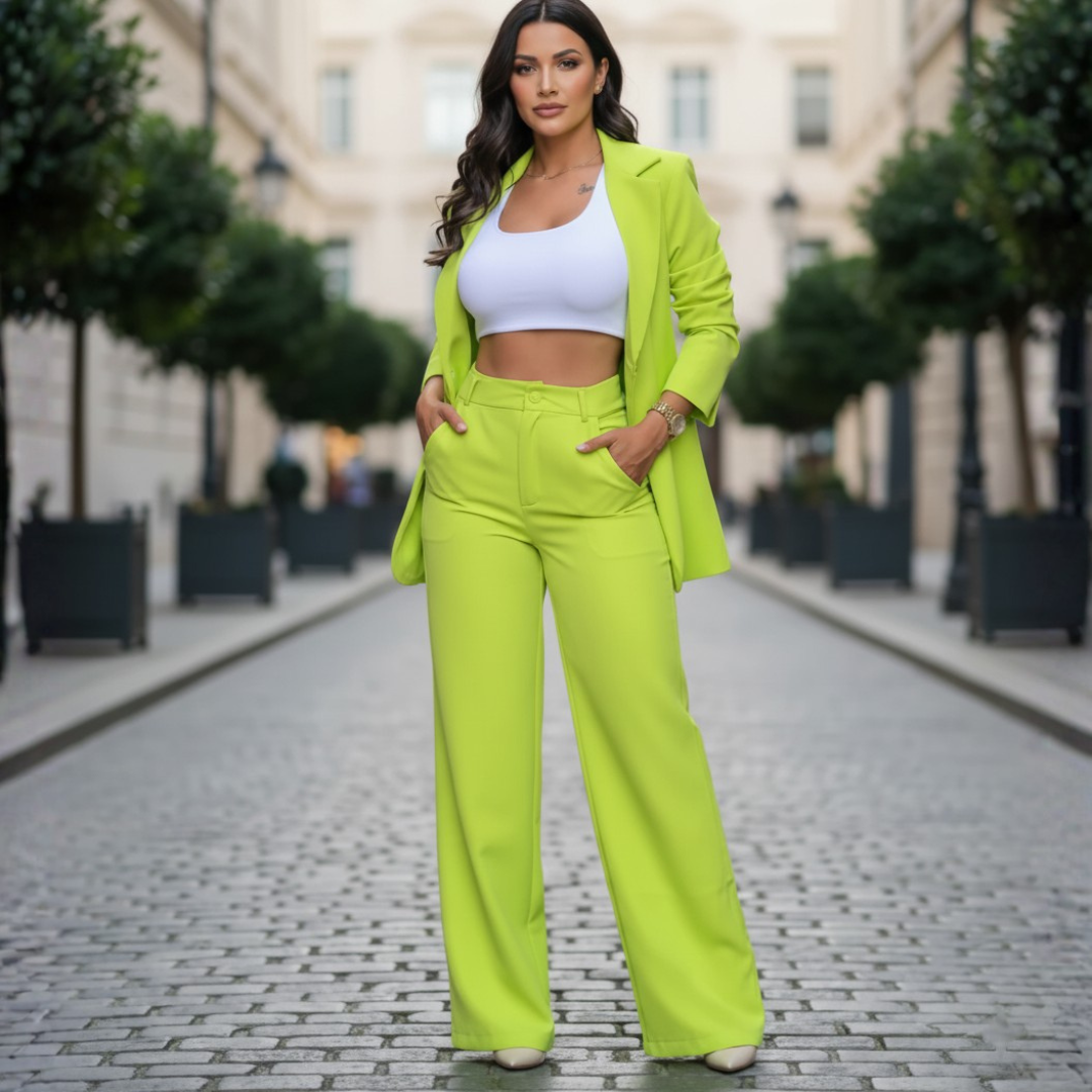 Tailleur Completo Donna Pantaloni e Blazer in Materiale di Qualità