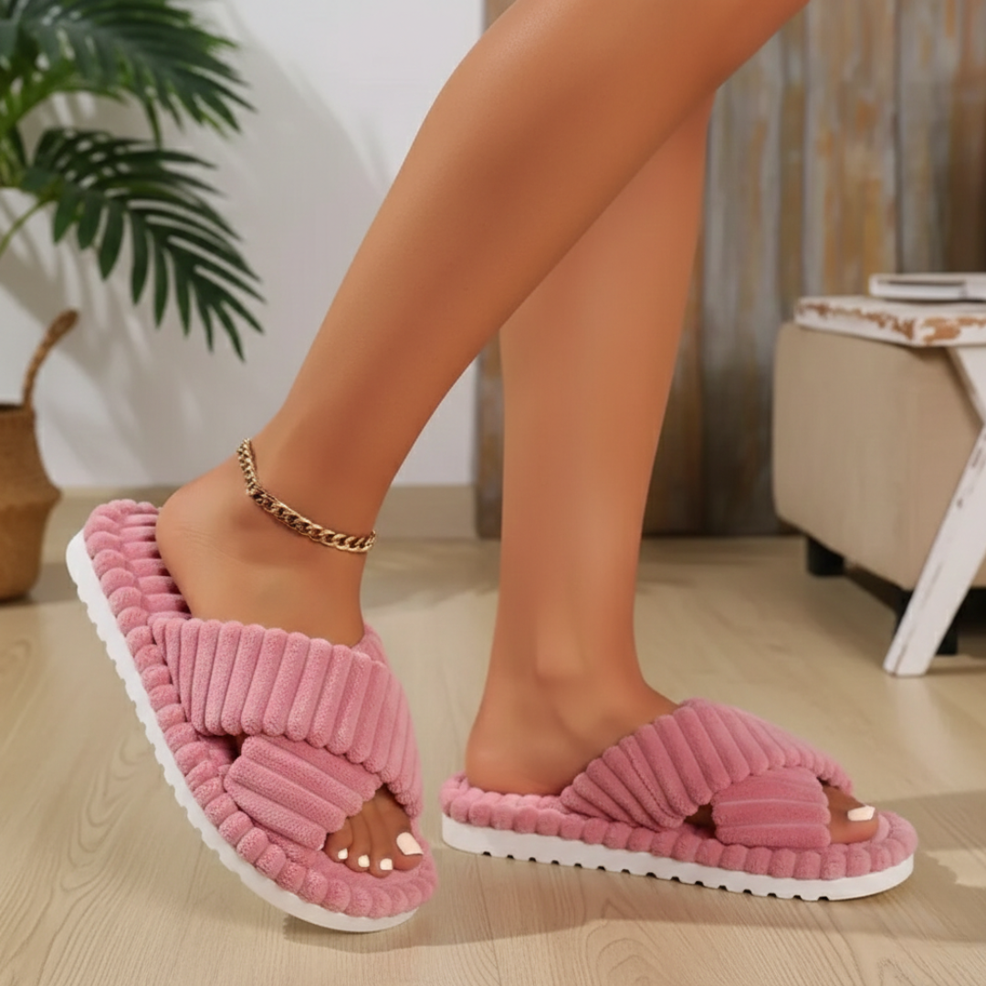 Ciabatte Donna con Fasce Incrociate in Peluche e Suola Spessa
