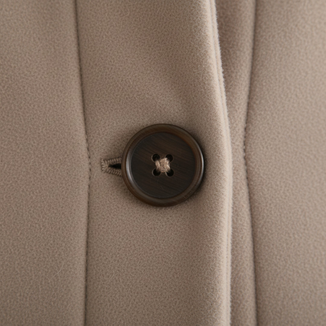 Cappotto Corto Donna in Materiale di Alta Qualità con Cappuccio e Mantella Oversize