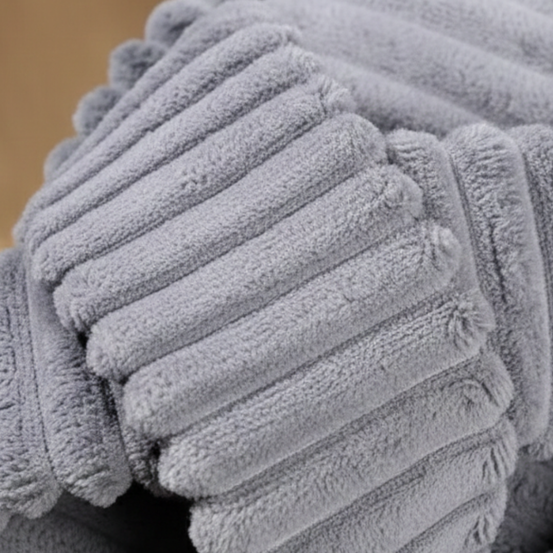 Ciabatte Donna con Fasce Incrociate in Peluche e Suola Spessa
