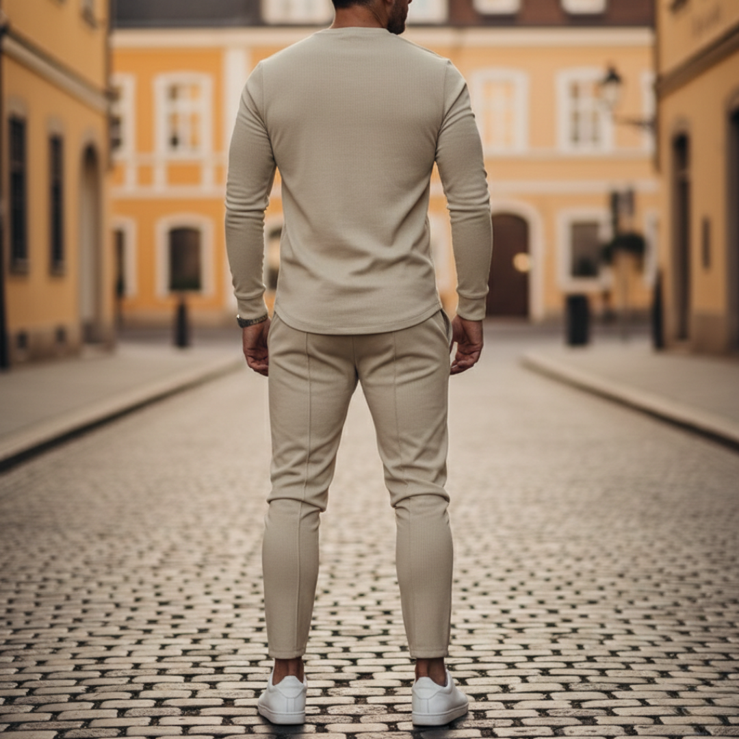 Set Coordinato in Maglia con Pantaloni Slim e Felpa a Girocollo Uomo
