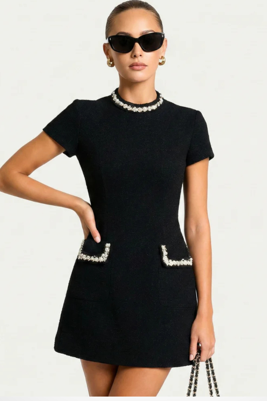 Abito Donna Mini con Pizzo e Tasche – Scollo a V Slim Fit