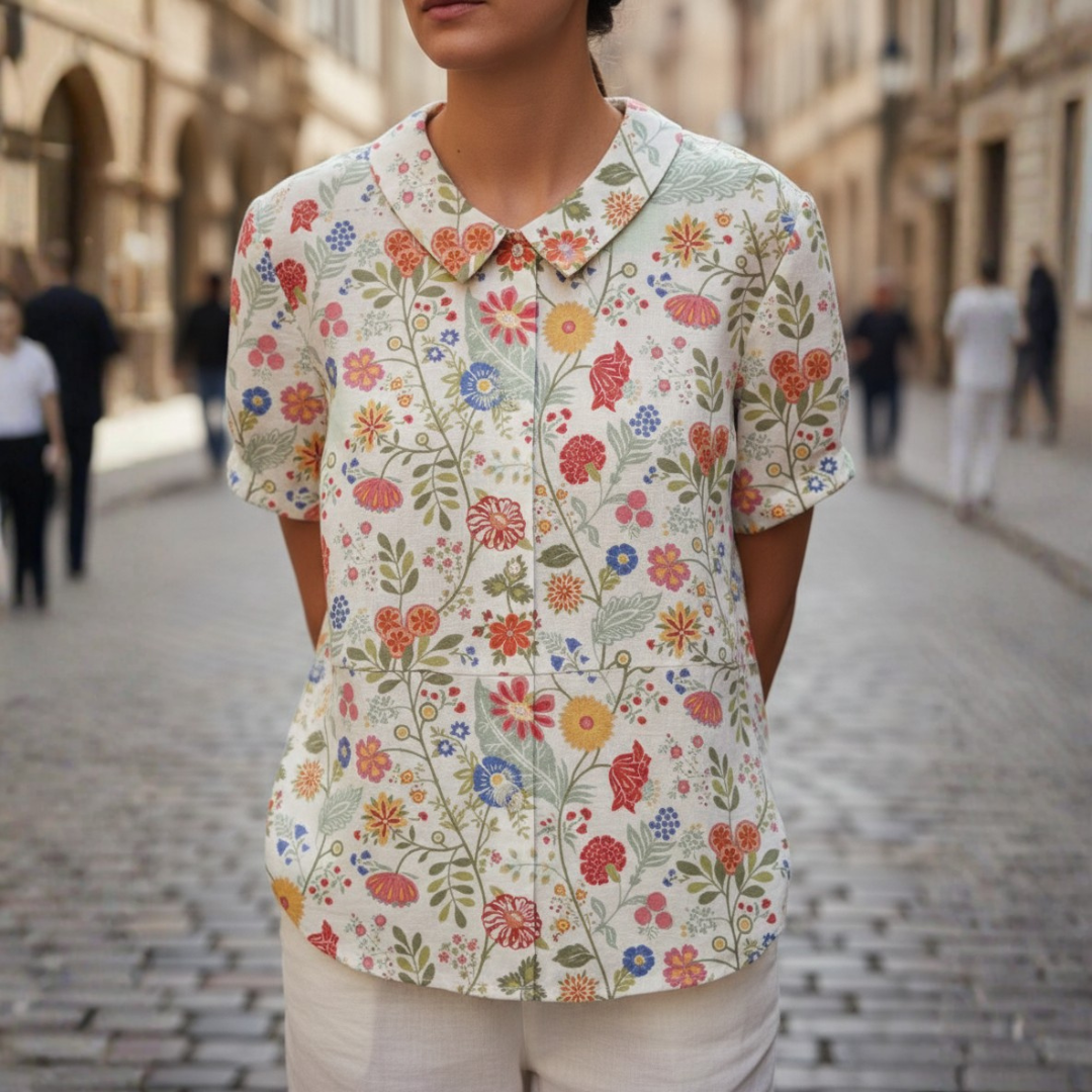 Camicetta Ricamata a Fiori Maniche Corte Colletto Peter Pan Donna