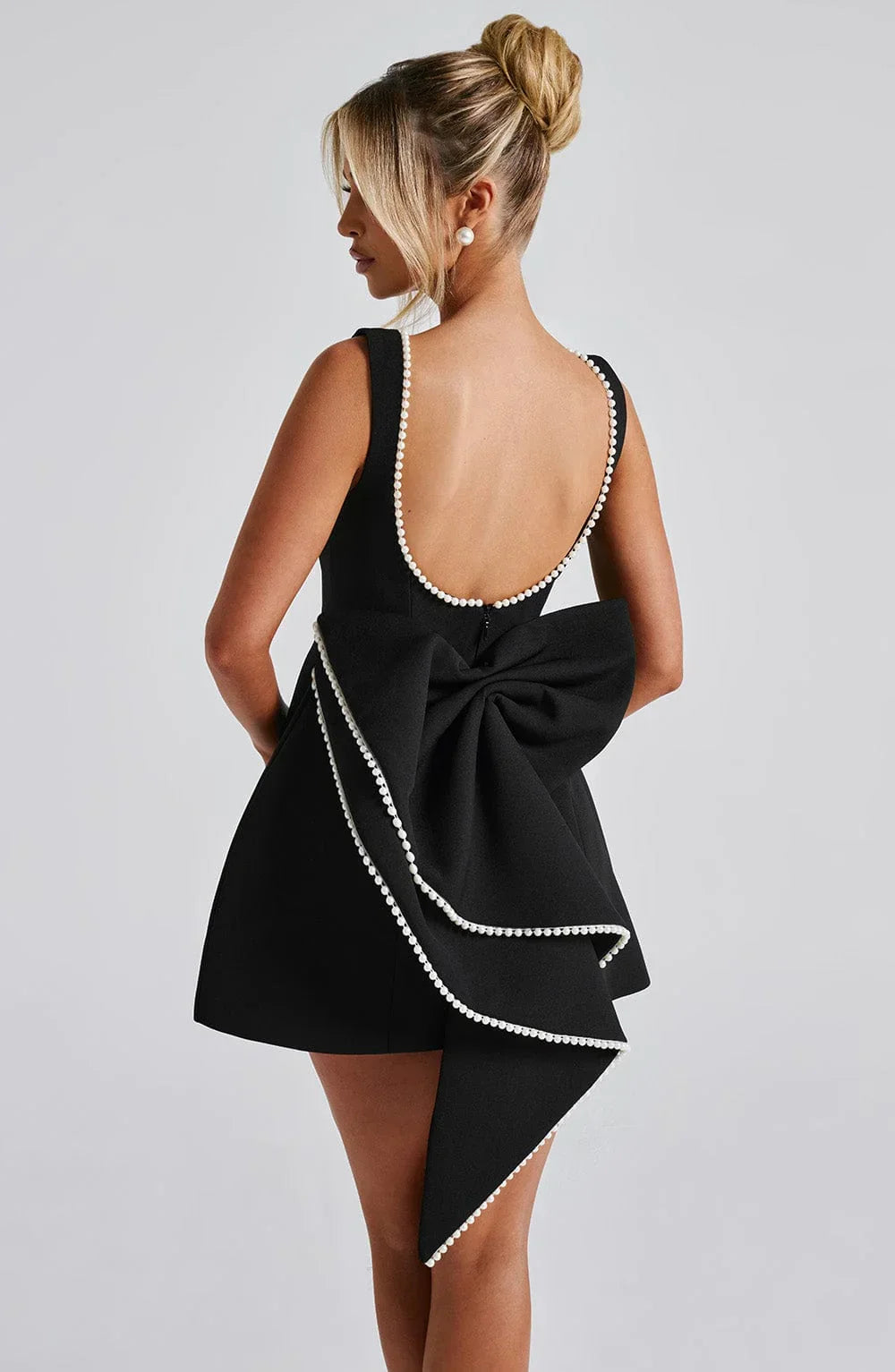 Abito Donna Raso Smanicato con Nœud Decorativo