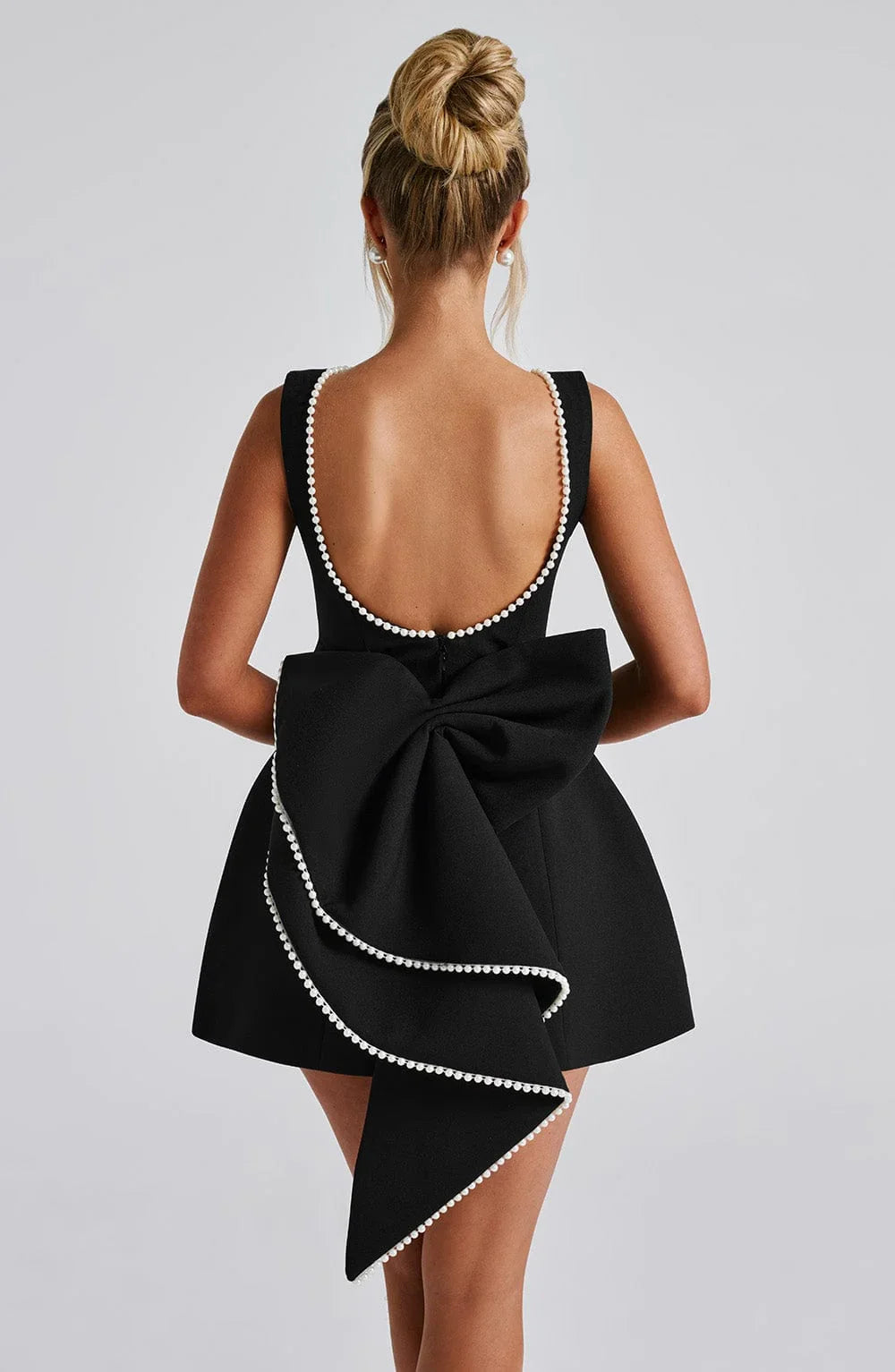 Abito Donna Raso Smanicato con Nœud Decorativo