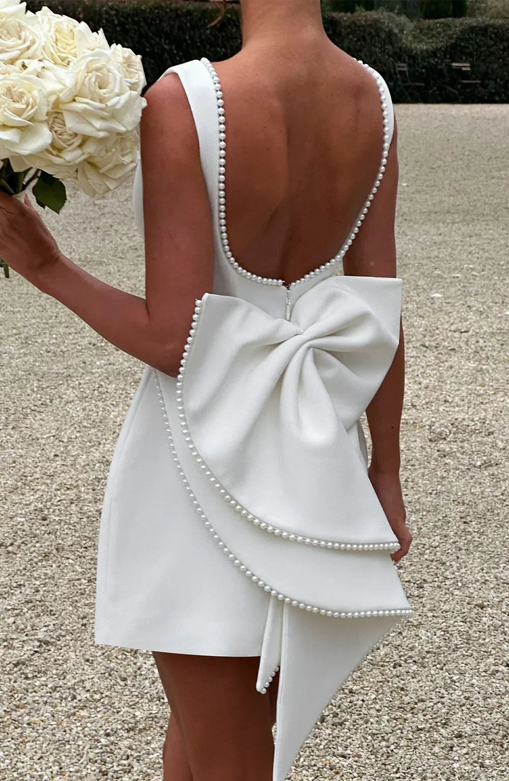 Abito Donna Raso Smanicato con Nœud Decorativo